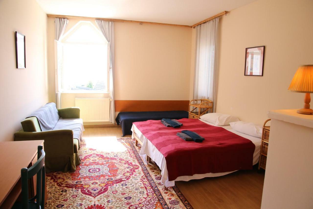 Pm Fogado Bed and Breakfast Nagymaros Buitenkant foto